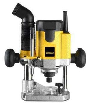 DW621 | FRÉZA VRCHNÁ S ELEKTRO. 1100W